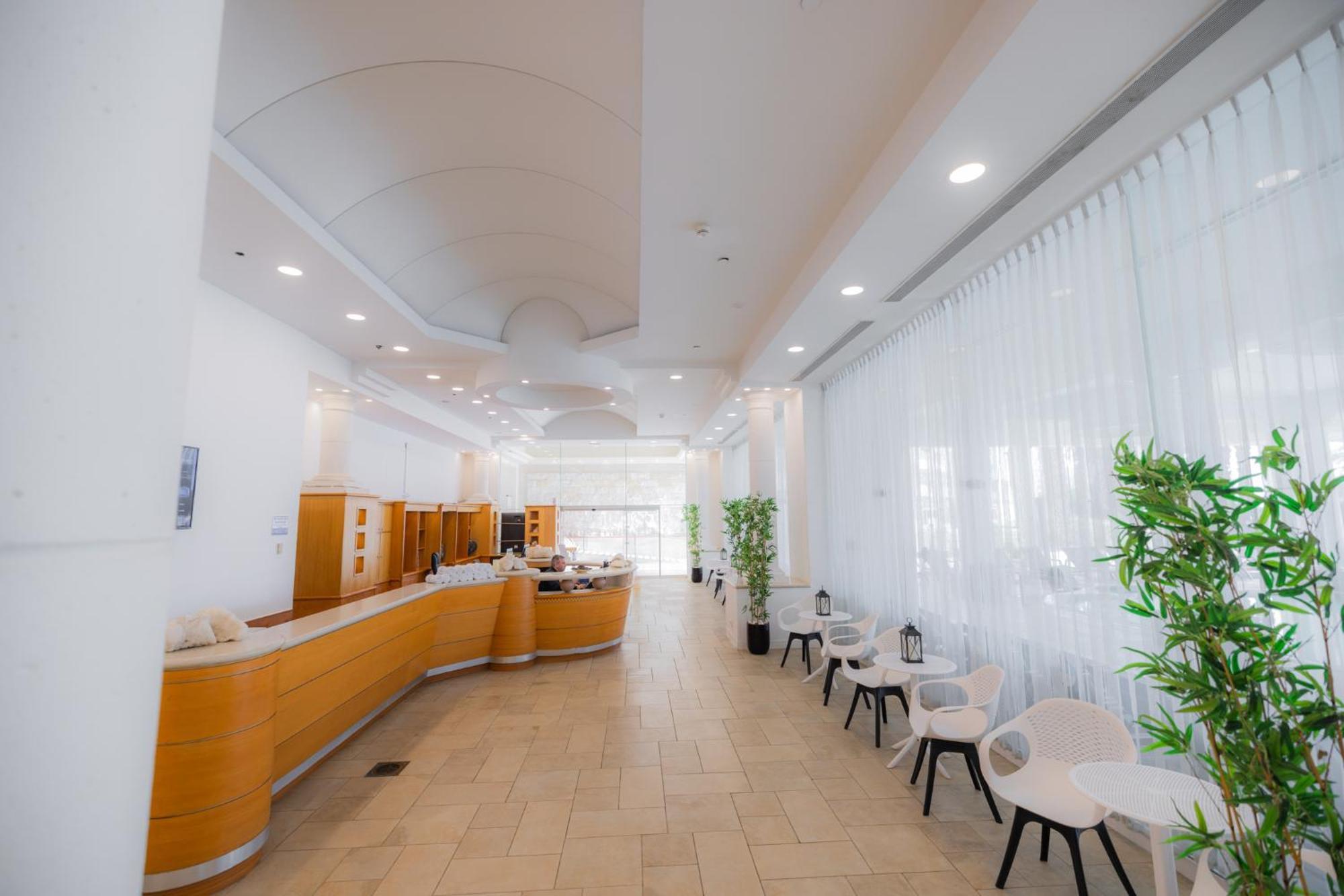 大卫死海度假村&Spa酒店 恩波其克 外观 照片 The lounge at the airport