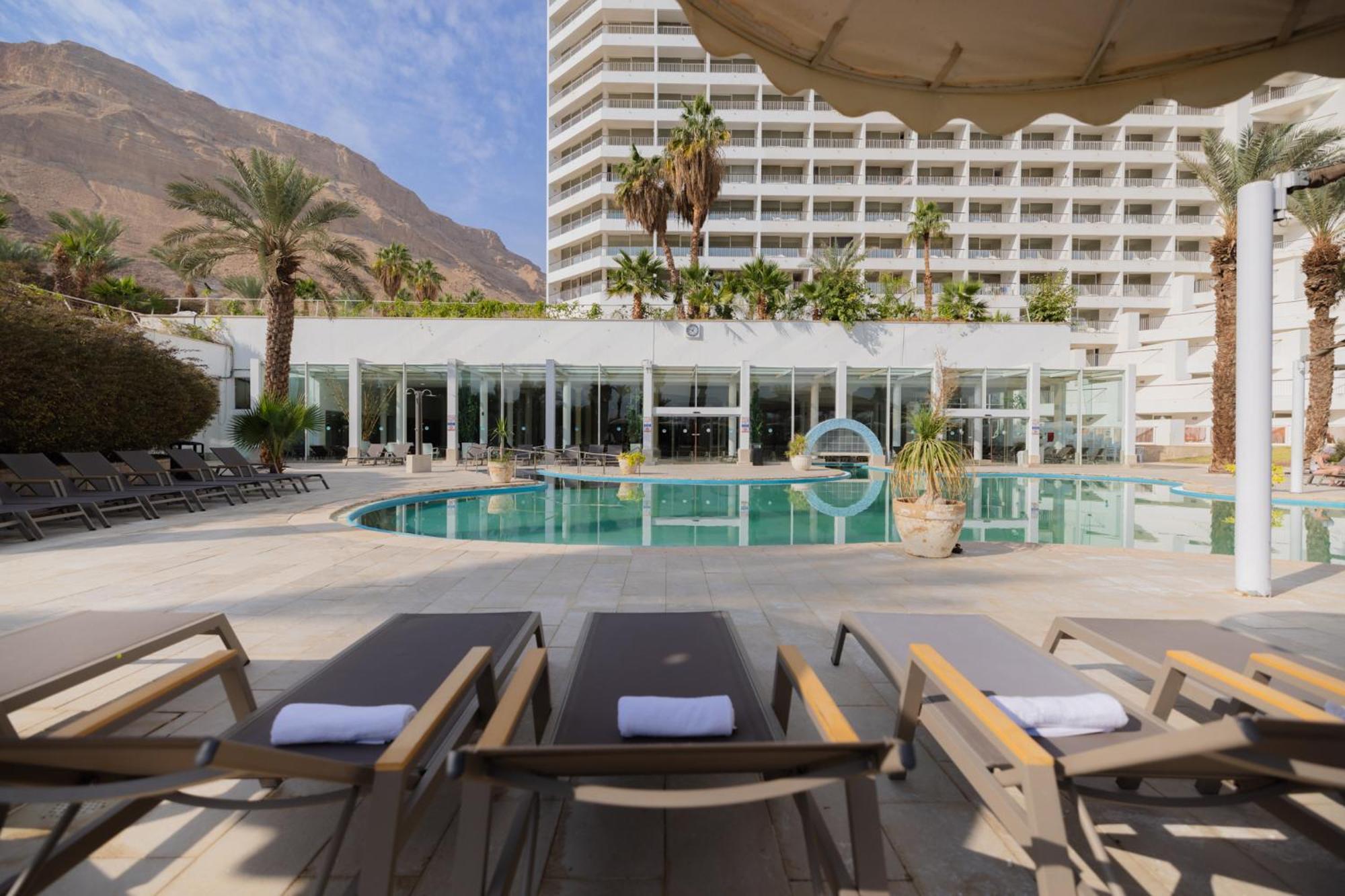 大卫死海度假村&Spa酒店 恩波其克 外观 照片 The pool at the Royal Palm Hotel