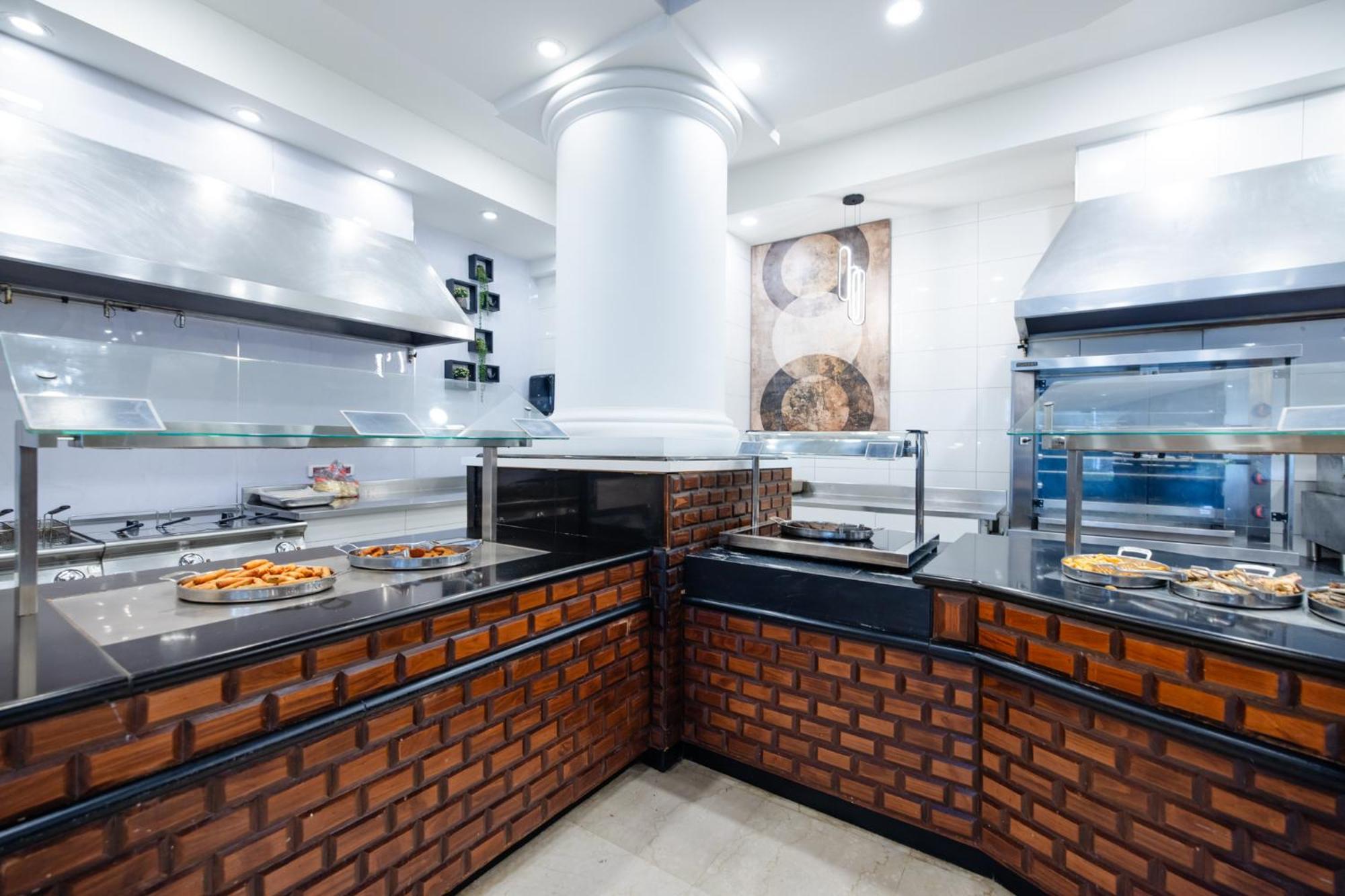 大卫死海度假村&Spa酒店 恩波其克 外观 照片 A commercial kitchen