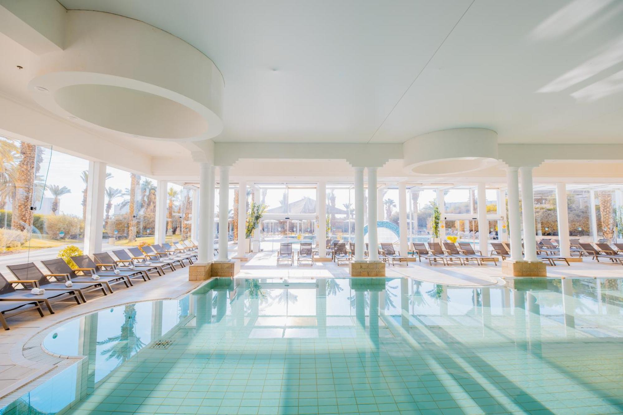 大卫死海度假村&Spa酒店 恩波其克 外观 照片 The indoor pool at the hotel